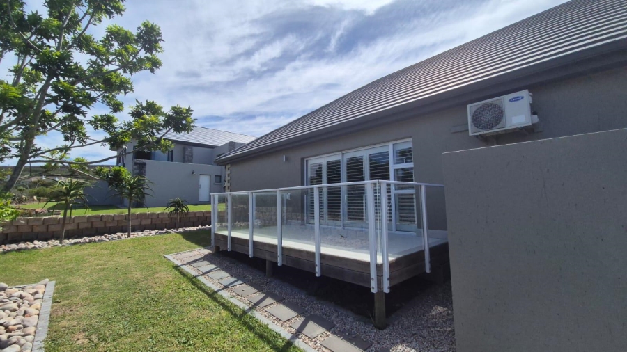 To Let 6 Bedroom Property for Rent in Num Num Cape Estate Western Cape